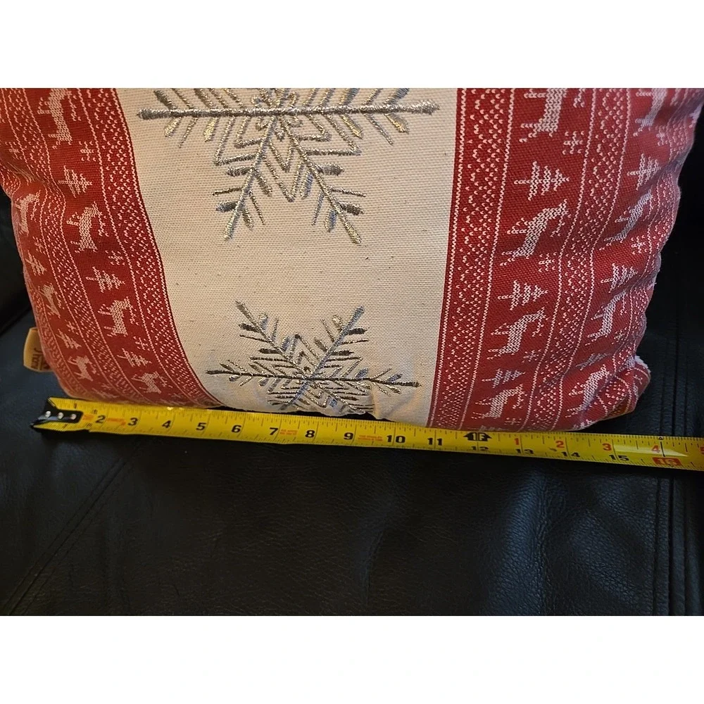 Pair Christmas Holiday Decorative Throw‎ Pillow Snowflakes Reindeer 16x16